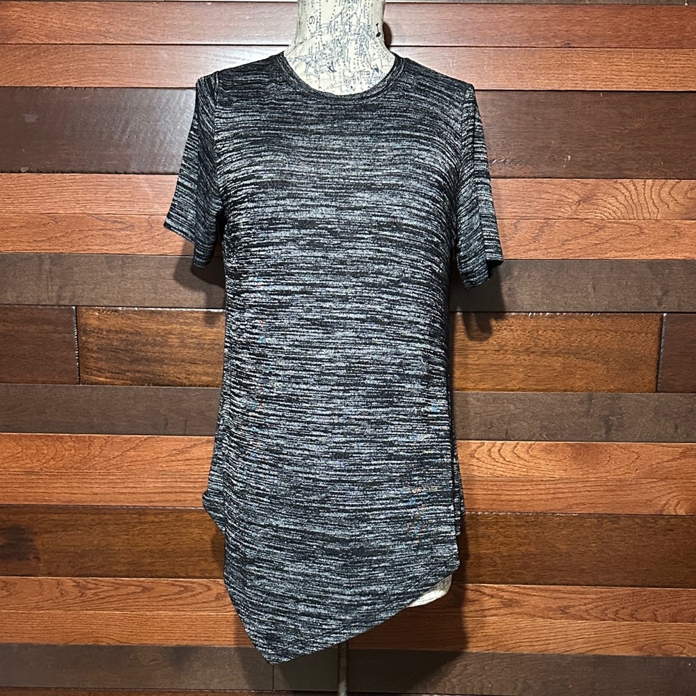 Chelsea & Theodore Gray Asymmetrical Hem T-Shirt